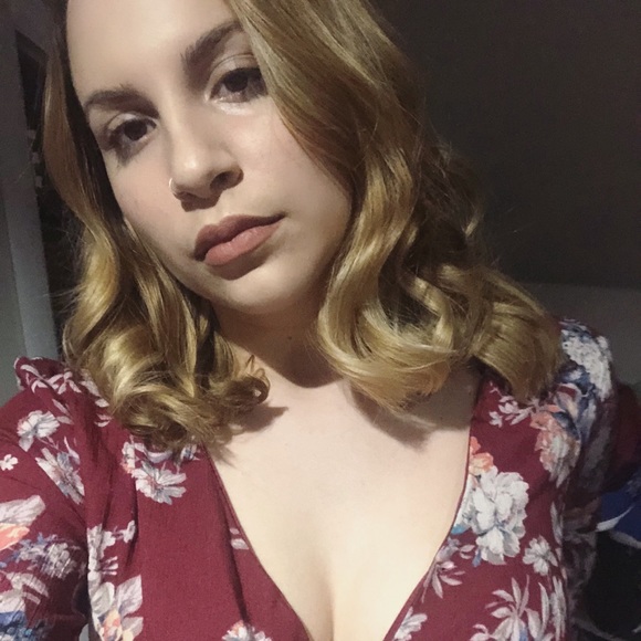 Meet your Posher, Beca - Picture 1 of 1